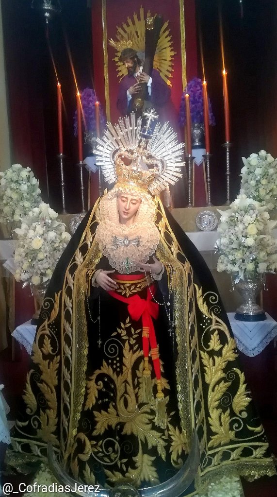 _CofradiasJerez's tweet photo. 📸 Besamanos a Nuestra Señora del Consuelo...
@HConsueloJerez

#Cuaresma2019 #Jerez https://t.co/0dOIFAfDXN