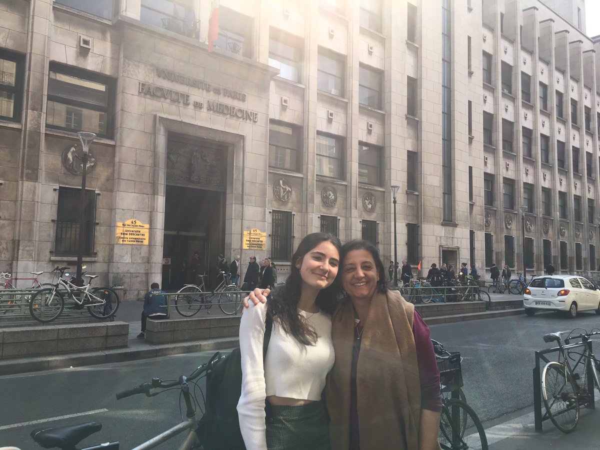 ccLFSF's tweet photo. You just never know who you will run into on the streets of Paris! Emma Danhaive class of 2018 at faculte de medicine univ Paris 🤗 https://t.co/kpvn6eQ1rw