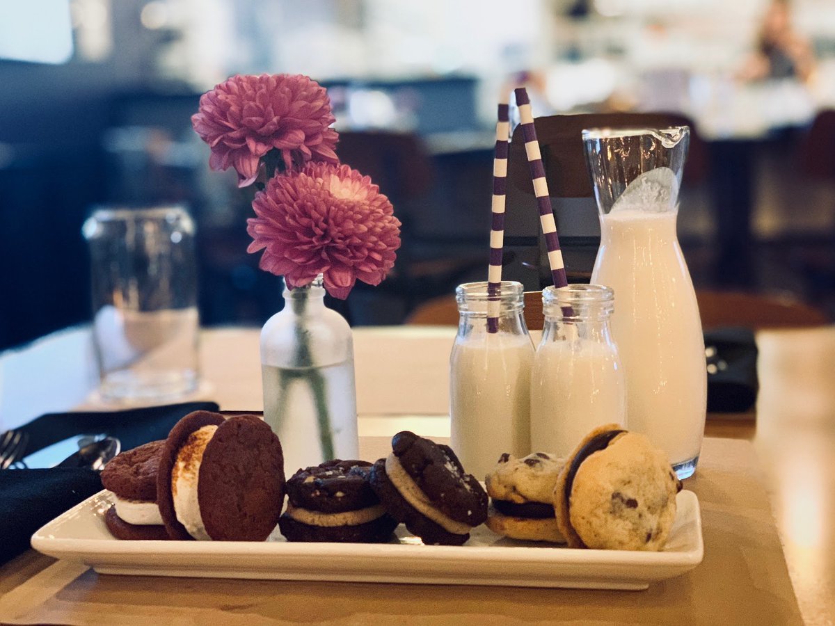 Are you Team 🍪 or Team 🍰 ?!?!?
We’re switching up our Happy Hour this week!! For the very first time we will have a 🎉 COOKIE HAPPY HOUR 🎊 
Come try it out and let us know what team you’re on!!!