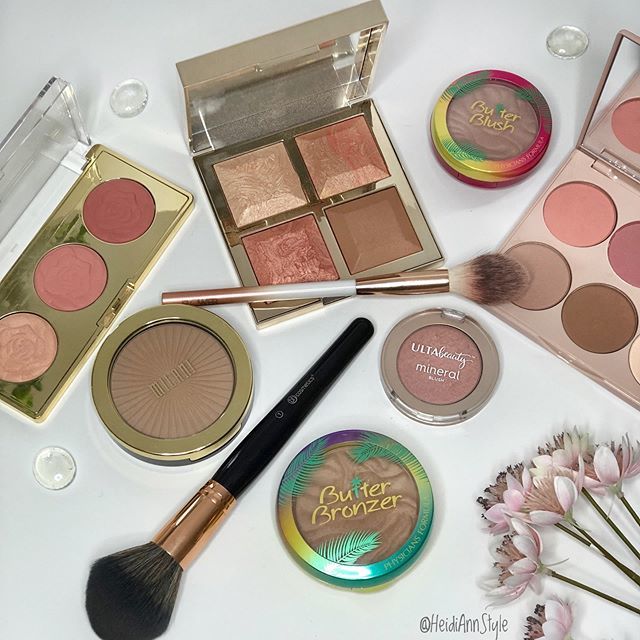 Heidiasoj5's tweet photo. Welcome April! 🌸 Today’s starts the #challengesbyjandc. Today’s these is brought to you by @vanityinsanityqb 🌸 “Buzzing Into Spring”, products that start with B. I thought I’d share my current favorite blushes and bronzers.
🌱 starting off with my Hol… https://t.co/U7wRK5WU9w https://t.co/cg8i4fxbOy