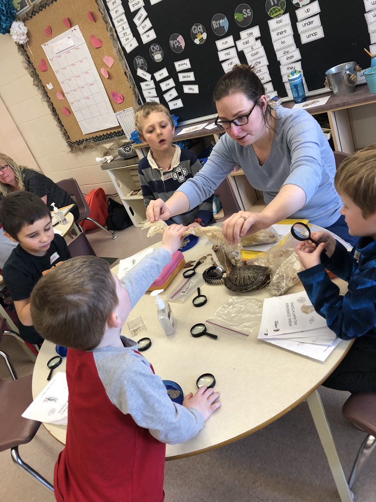 WoodvilleES's tweet image. #wolvesscience #wolvesmath thank you to staff and volunteers for providing Mrs. Wilson’s grade 1s this #experientiallearning @TLDSB