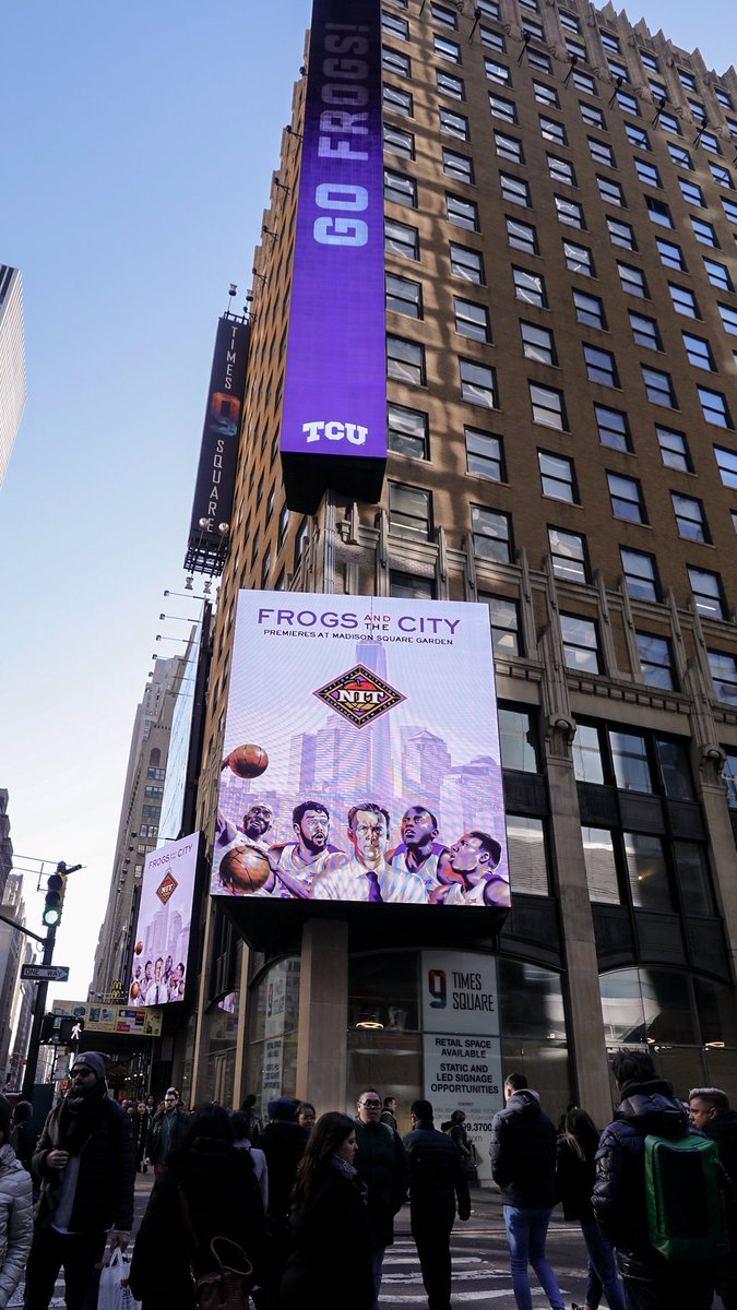 TCU_Athletics's tweet photo. Back in the Big 🍎

#FrogsAndTheCity https://t.co/jCIB5KadQ2