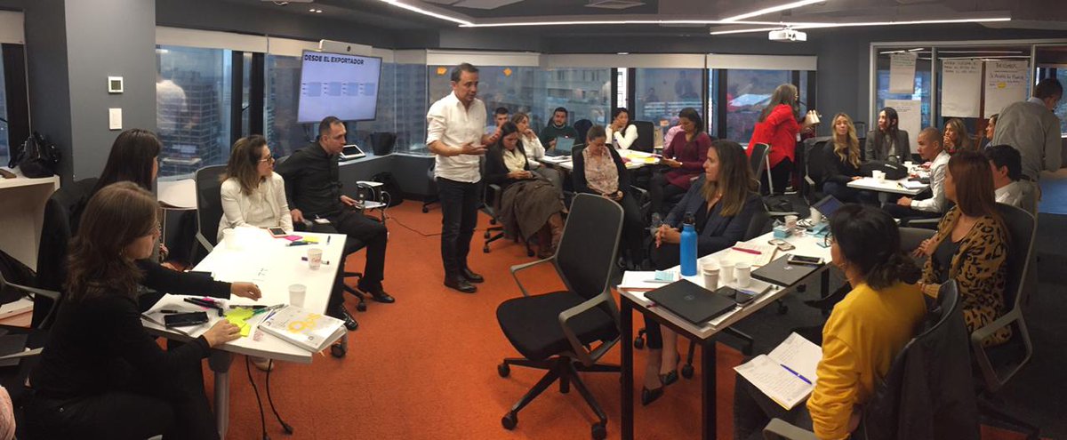 AnaldexColombia's tweet photo. Hoy desde #MiClubPymex acompañamos a @Bancolombia en el taller para el fortalecimiento de sus productos para pymes internacionales. Felicitaciones por la apuesta por el comercio exterior. Aliado de Mi Club Pymex. https://t.co/3syapualO0