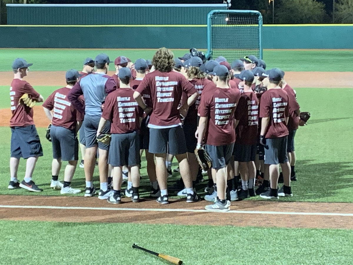 UCHSVB's tweet photo. Some practice photos #MyrtleBeach2K19 https://t.co/4O7QdKAVzi