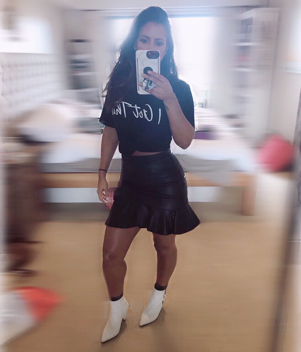 Danielle_Bellas's tweet photo. I Got This 🖤 https://t.co/iB1ULGav8s