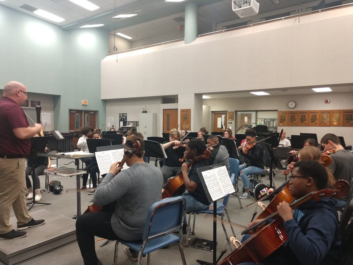 BelzerPA's tweet photo. Love seeing the energy in these kids! #lcorchestra #passion #formerbruins #β₯οΈ https://t.co/BU8RQU42EH
