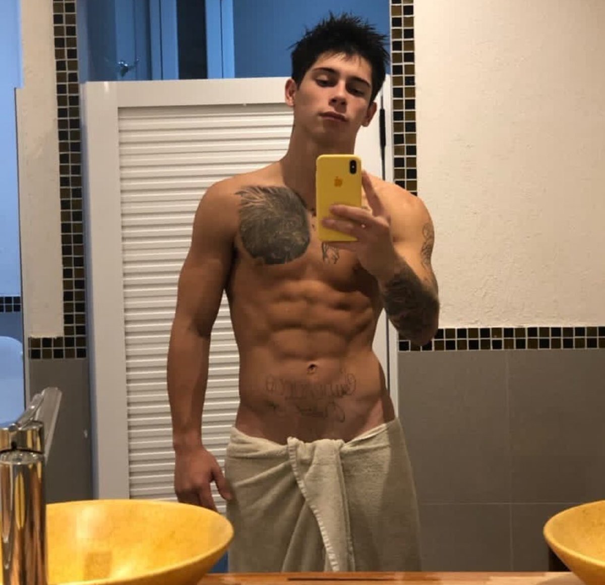 heterosgayok's tweet photo. 🔁 y comparto sus Nudes 🔥🍆🤤 https://t.co/Rvr94jZRJ1