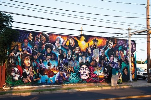 Come visit Six Square and take a selfie in front of 12th &amp; Chicon Mural. This beautiful mural showcases people having local, national, and international prominence/influence. Click below to learn more about its history: vamonde.com/posts/12th--ch…