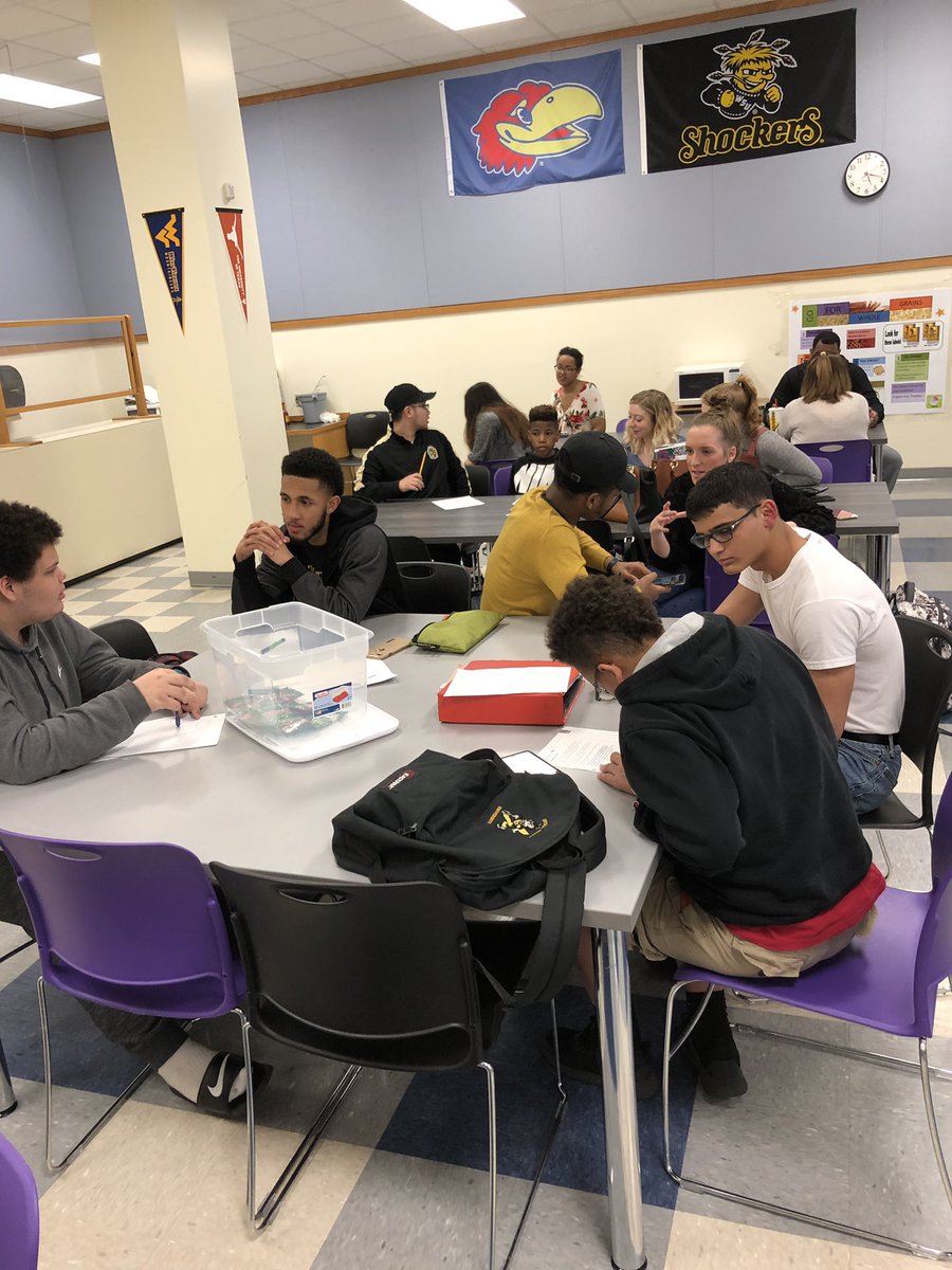 DELTAMUALPHAS's tweet image. Thank you to the Real Men Real Heroes program for allowing us to tutor students at Chester Lewis Elementary. Also a special thank you to the 2018-2019 Miss Black and Gold Court, the women of @wsuDG and everyone who came out to help! #AlphaWeek2019 #DeltaMuAirlines #The99thHouse