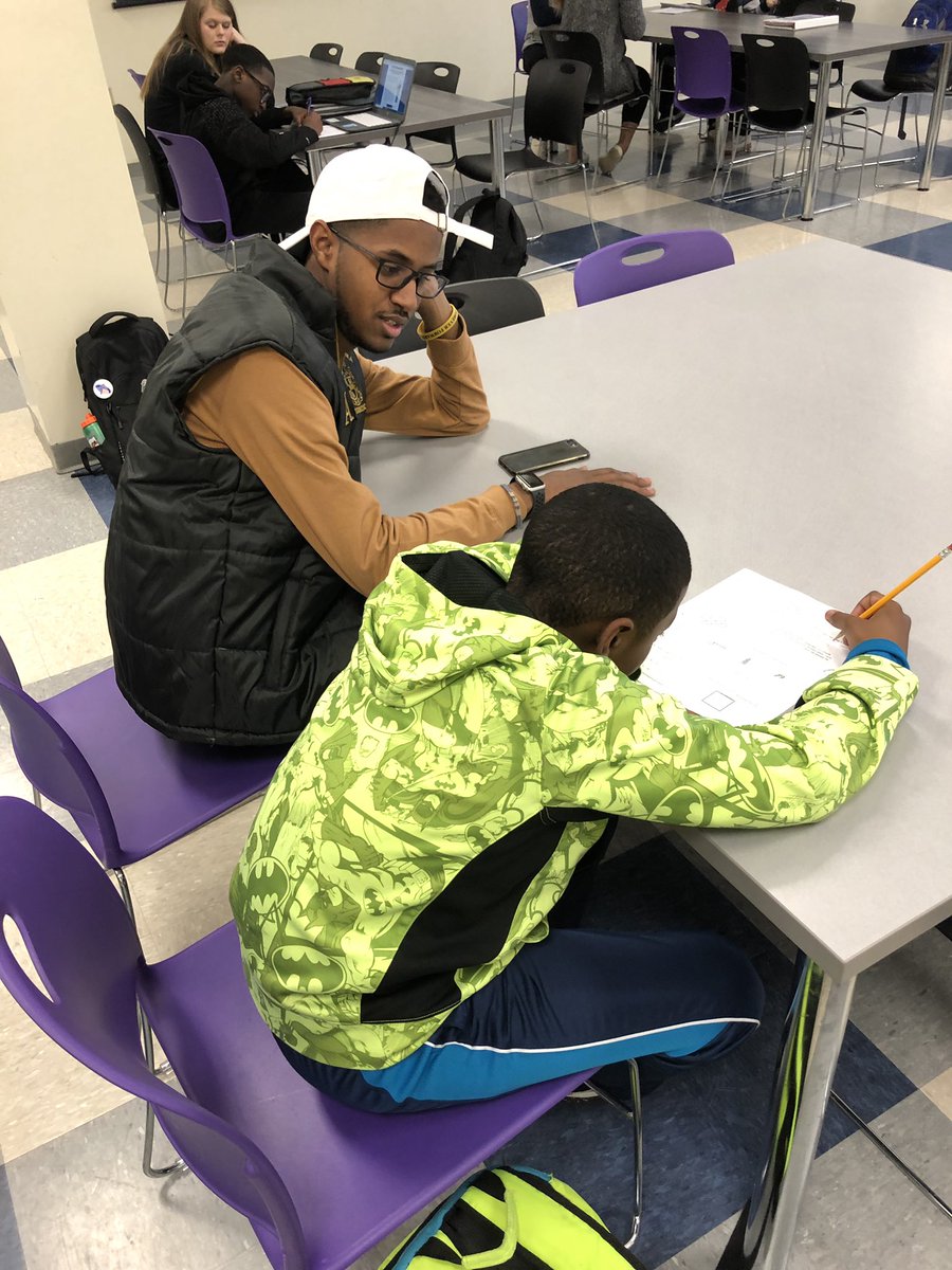 DELTAMUALPHAS's tweet image. Thank you to the Real Men Real Heroes program for allowing us to tutor students at Chester Lewis Elementary. Also a special thank you to the 2018-2019 Miss Black and Gold Court, the women of @wsuDG and everyone who came out to help! #AlphaWeek2019 #DeltaMuAirlines #The99thHouse