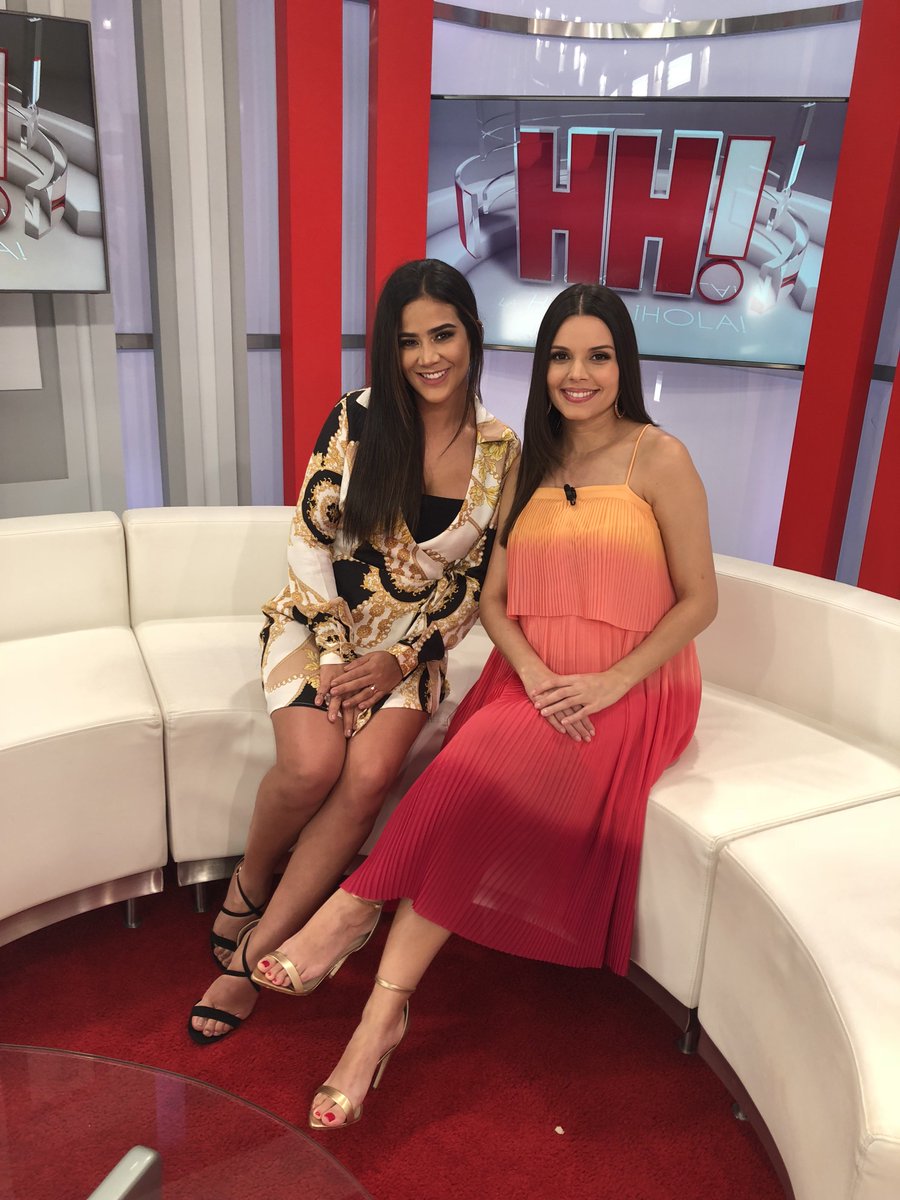 ¡HOLA! TV tweet media