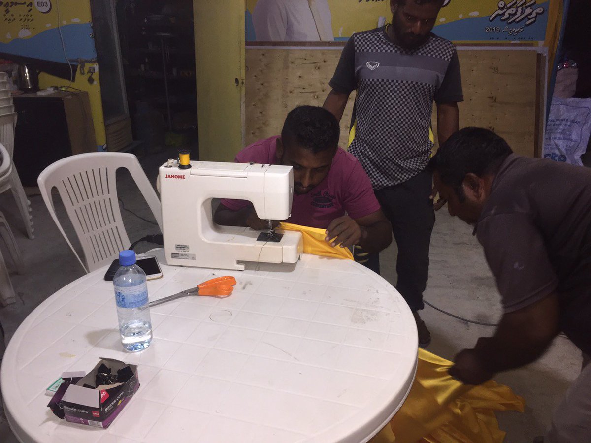 DKathyb's tweet photo. Dhuvaafarugai mdp ge campaign mekuhah.. mulhi rah ran reendhoo kulain jaree vejje  insha allah....dhuvaafaruge rayyithun thibee agenda19 ah vote dheyn thayyarah.. in sha allah
vote4Agenda19✔
vote4isse✔

#Vote4Isse✅
#ThafaathuDhakkaanan
#DhuvaafaruDhaairaa
#Agenda19 https://t.co/TOFlqYHVs7