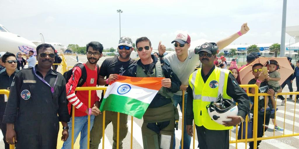 LIMA-19 saw a large crowd enjoying the exemplary display of fast jets.
In the midst of all this, here's a picture which says it all 
#HindustanJindabad #jaihind.
Proud to be an INDIAN!!! 
#LIMA19
#LIMA2019