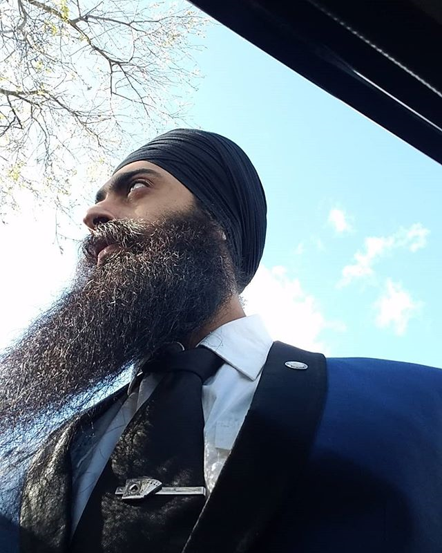 AmasinghMagic's tweet photo. There goes another year of this blessed life! Thank you everyone for making this such a magical journey! #amasingh #amazing #magic #sikh #singh #khalsa #magician #illusionist #entertainer #celebration #vsk #birthday #gettingold https://t.co/8fLasHNUwV