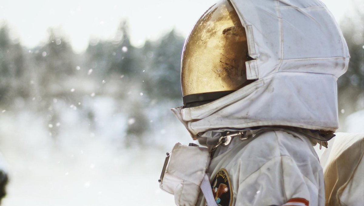 proofexists's tweet image. Spring is finally here- who's ready to shed some layers and reacquaint themselves with their less monastic wardrobe? ⁣

Photo: Adam Miller  #springfever #spacetravel