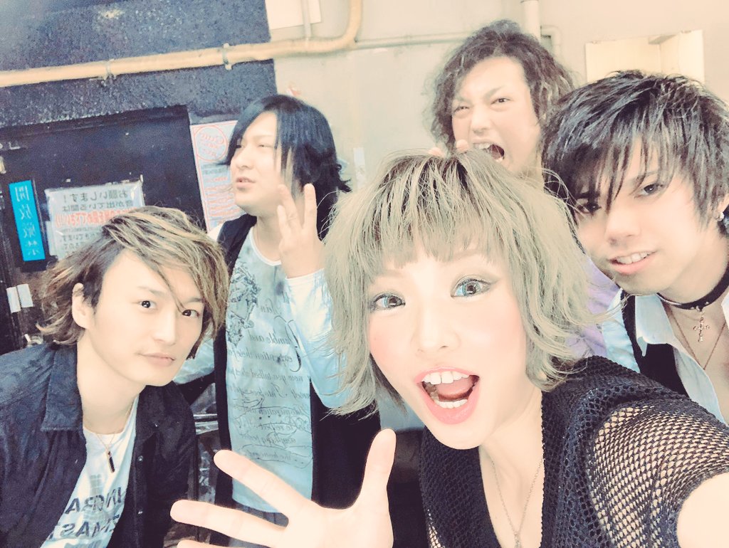 RIZMICSIA_LRG's tweet photo. 【RioMICSIA(RIZMICSIA)】
3/31(日)浦和ナルシス
Zёnit Music Factory DANGER☆GANG PRESENTS Supported by Narciss
「チケ代2.000円de丸っと一日Happy!!」
ご来場の皆様、対バン様、スタッフ様、ありがとうございました。
久しぶりのRioMICSIA✨
またどこかでね✌
#RioMICSIA
#RIZMICSIA
#LRG https://t.co/Nrn50MTl2h