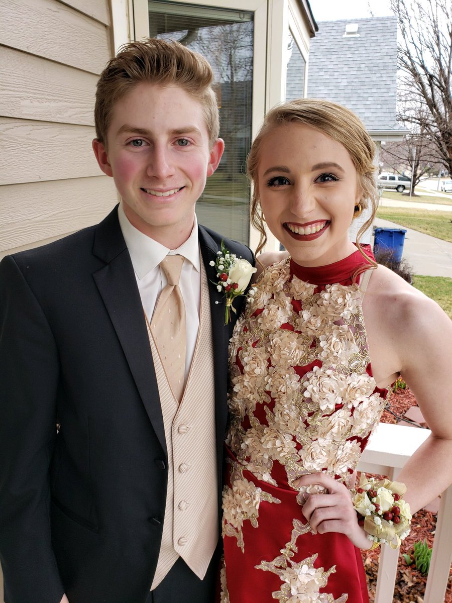 NLewandowski5's tweet photo. Happy birthday Jillian! Hope 17 is the best year yet. Can’t wait for more Sonic and movies b. 🥳💕🤩 https://t.co/v50QzJXiQu