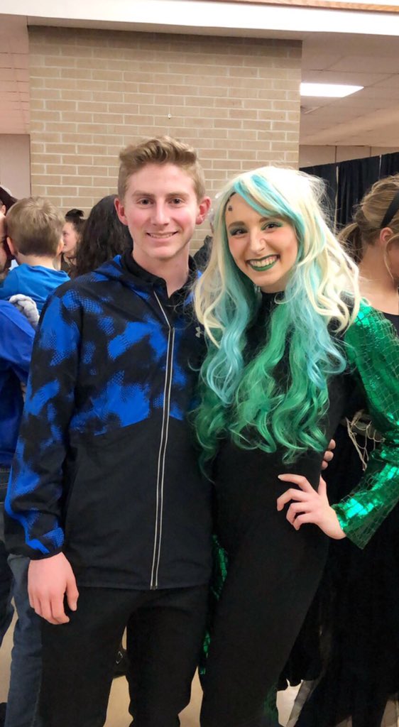 NLewandowski5's tweet photo. Happy birthday Jillian! Hope 17 is the best year yet. Can’t wait for more Sonic and movies b. 🥳💕🤩 https://t.co/v50QzJXiQu