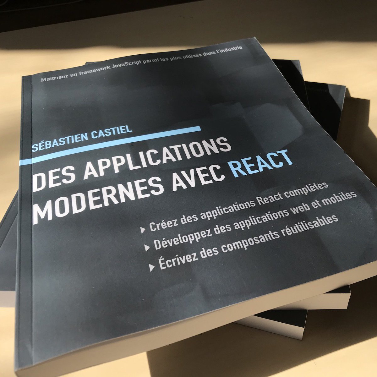 MasterReact's tweet image. 📢 Rappel : « Des applications modernes avec React » est maintenant disponible au format imprimé ! Avez-vous reçu le vôtre ? amzn.to/2JXasJ2