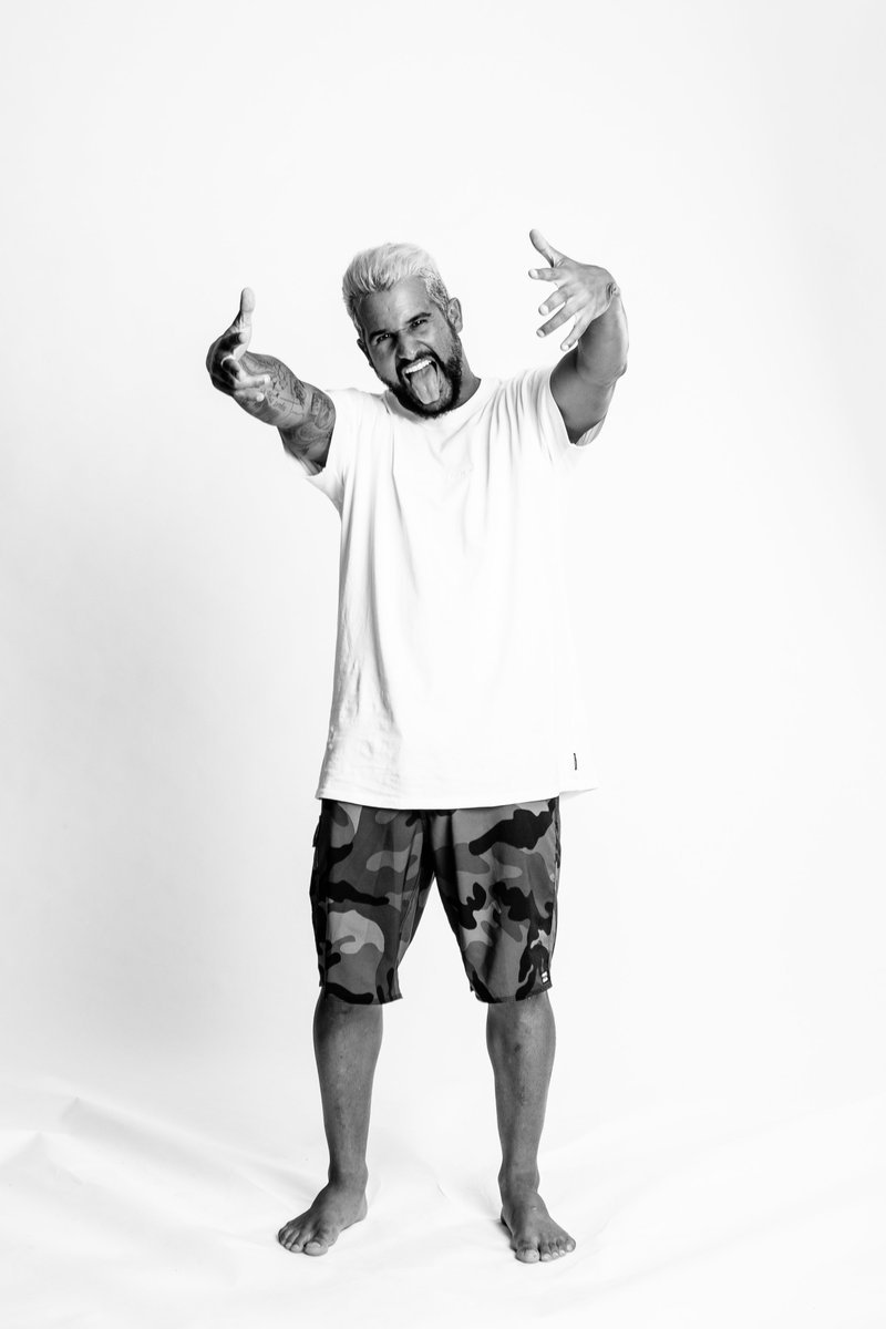 It's been a busy few days preparing for the 2019 Championship Tour season to begin. In the midst of photoshoots, meetings, and award shows, @edsloanephoto caught a few fun outtakes of the world's best 📸

<a href="/ferreiraitalo15/">italo ferreira</a> <a href="/johannedefay/">Johanne Defay</a>  <a href="/Sally_Fitz/">Sally Fitzgibbons</a>  <a href="/zekelau/">zekelau</a>