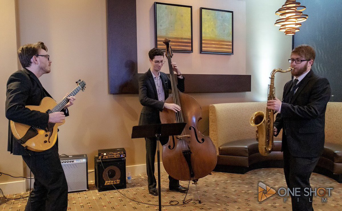 OneShotFilmTX's tweet image. @WowMeEvents and @SwingFeet provided smooth and soothing entertainment at the DFW Airport Marriott Hotel.