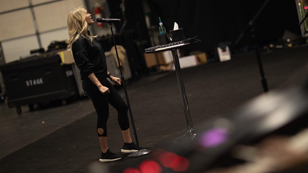 Carrie Underwood tweet media