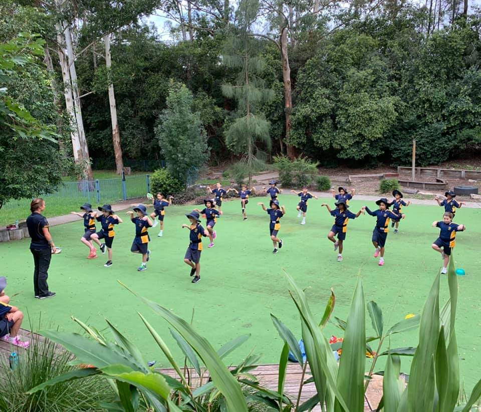 OlorWaitara's tweet photo. Year 4 enjoy a picturesque setting for their Rock &amp; Water activities. https://t.co/UkhuS7v3Rr