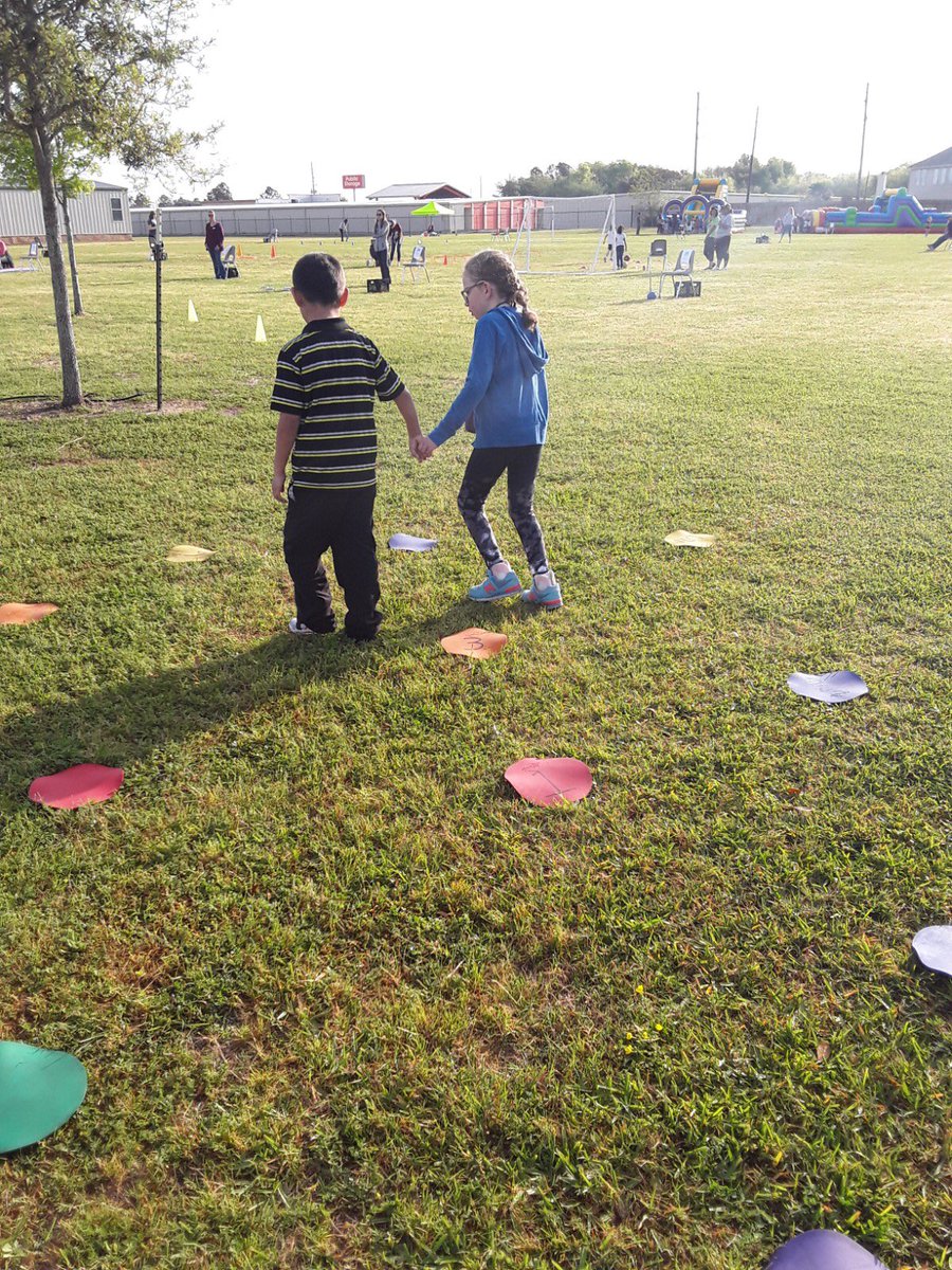 CoombsClass's tweet image. Buddy Fun Day was amazing this year!  @CoombsClass @DukeElem