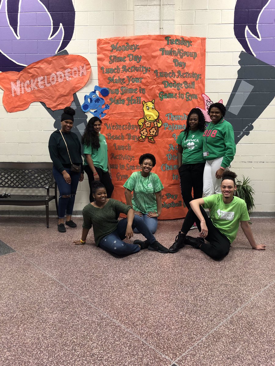 RidgeViewStuCo's tweet photo. Here are some AWESOME pics from Day 1 of our NICKELODEON themed spirit week! The fun continues tomorrow with Twin Day! @rvhs https://t.co/VU471aVurk