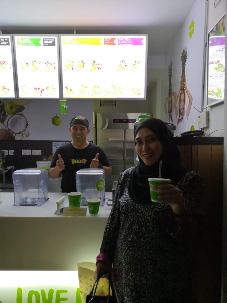 BoostBrunei's tweet photo. Part 2 Earth Hour Brunei at Boost Juice!
#boostjuice #boostbrunei #bruneiearthhour #earth 
#earthhour #earthhourconnect #brunei #earthhourbrunei https://t.co/MO7z9Y2202
