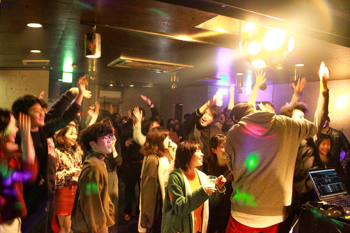 TrapBox13's tweet photo. 広島大学に合格された新入生のみなさん!!
ついに入学式が明日に迫ってまいりました🌸
TRAPBOXのメンバーもビラ配りに駆り出す予定です👍
大学から音楽を楽しみたいなーって思っている方👈
一緒にDJしましょう!
#TrapBox #DJ #初心者大歓迎 #春から広大 https://t.co/ig7fRgxHqN