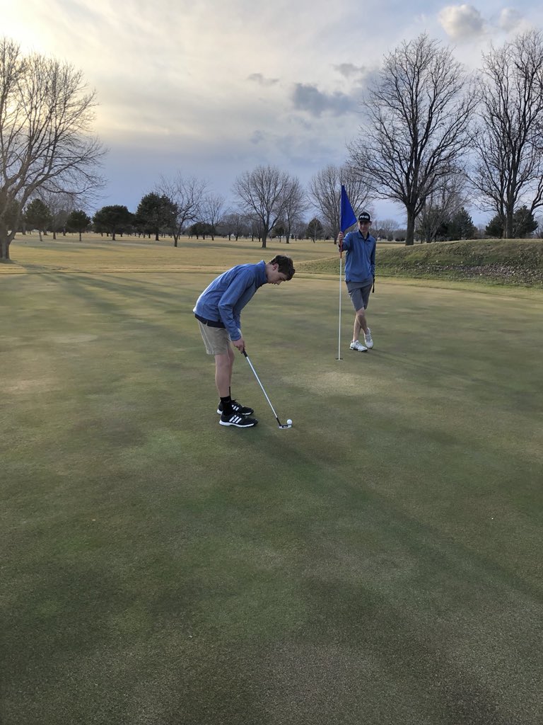 GolfCrusader's tweet photo. Good start to the season by opening with a dual win (154-174)over KC!! @Efox391 led the Crusaders -1 (35) while @GoeringJack shoots even! Sneaky Cheddar @akulp1 throws a 39 at the sticks!
#DefendtheHead #notstoppingus https://t.co/6nZAkAlpga