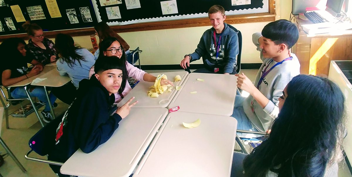 SouthHighAVID's tweet image. Rodgers 10th grade class did the Pringle challenge today! Plenty of nerves and quite a few laughs were had #pringlechallenge #wpsavid