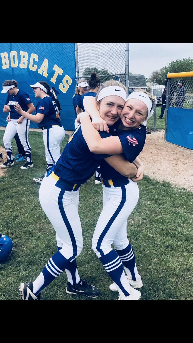 ChloeKulton's tweet photo. Happy birthday Claire 💕💕 https://t.co/cZAAqO3kU9