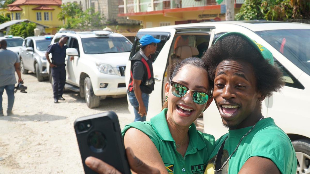annmarievazja's tweet photo. Twas another awesome day touring with my Leader &amp; the #MHPM @AndrewHolnessJM meeting my #EastPortland family! Peace Love &amp; Unity we seh! #ActionAnn 🇯🇲🙏🏼❤️ https://t.co/BP8iRA1O9X