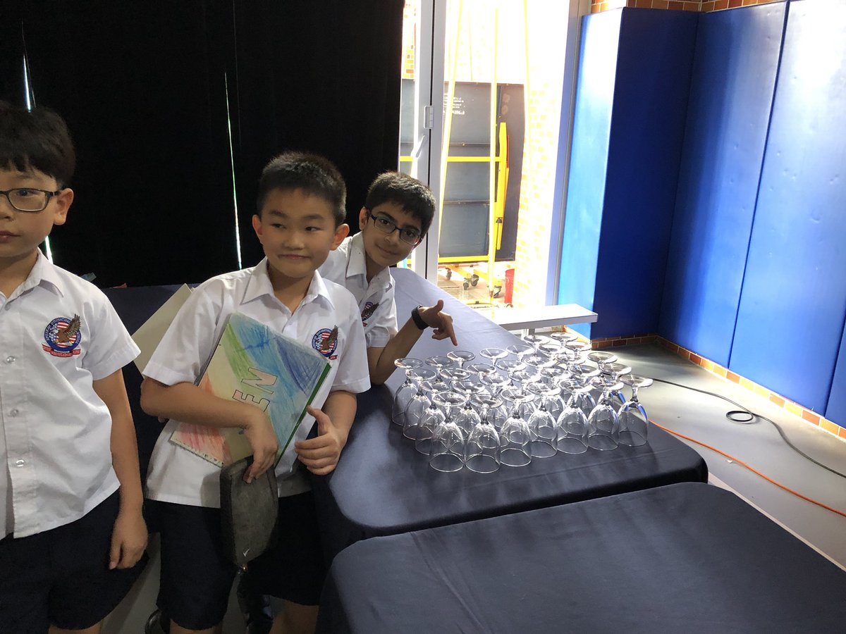 HannahShack_Art's tweet photo. Having great conversations with grade 4 about Art. Thanks to @EmilyHillVAEd and High School Art students at @aishongkong for the Art Show. https://t.co/ic3w0wc4ox