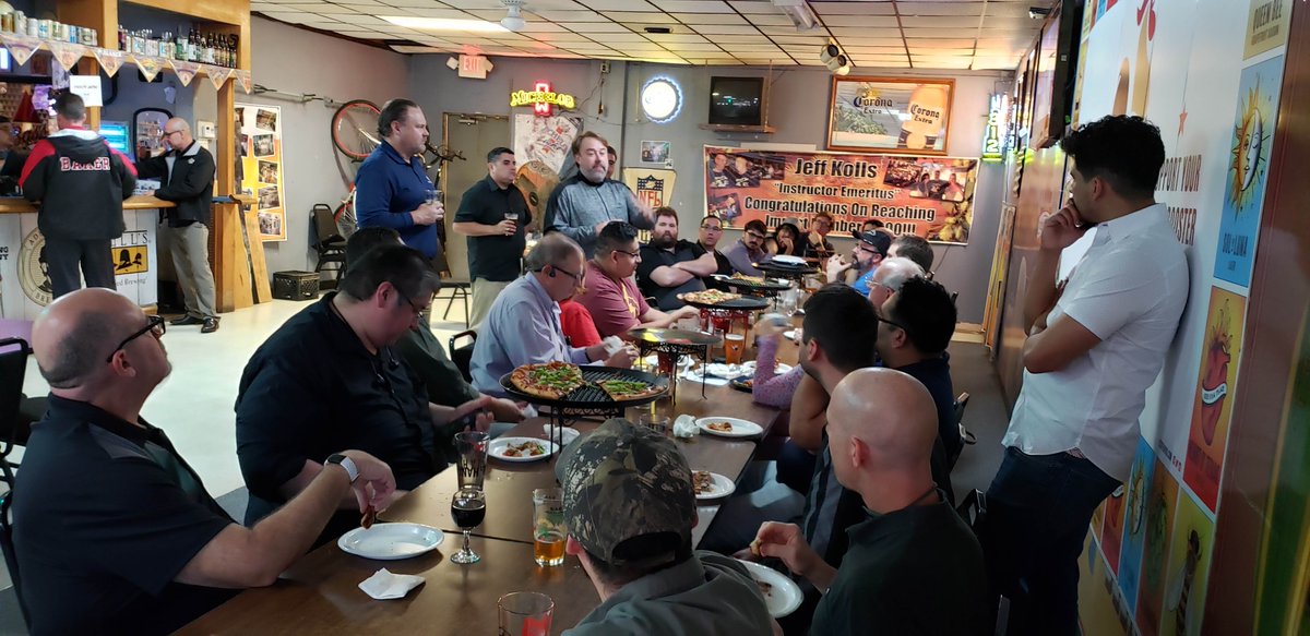 Spiceworks_ofCC's tweet photo. We have a SpiceWorks Group here in Corpus Christi, TX. Pics from our last meeting with our vendor StorageCraft at The Original B&amp;J's pizza. We all had a great time! Join us on April 20th with Nimble at Lazy Beach. https://t.co/nPbNtTdnRy #spiceworks #corpuschristi #StorageCraft https://t.co/ZjtoTjEtsc