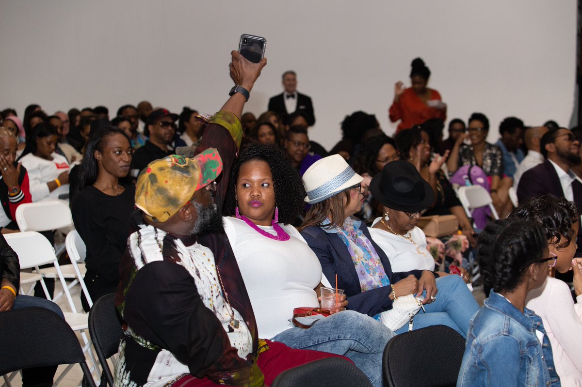 ChristinaFaith's tweet photo. SOLD OUT! 300+ folks n the building for the red carpet premiere of #singleandanxious SZN3 premieres on @amazonprimevideo 4/14/19 📸 @hailey_photography https://t.co/0LygxJkMG5