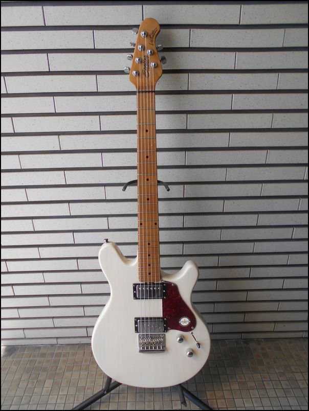 マルヤ 中古 Sterling By Musicman スターリン バイ ミュージックマン Jv60 James Valentine Signature Model ギグバック付き 49 000円 税込 使用感のない美品です アメリカ西海岸発の超人気バンドのマルーン5のギタリスト ジェームス