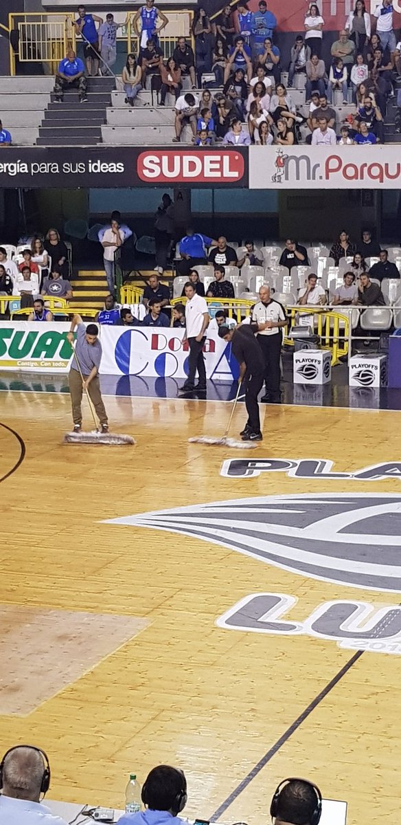 RafaelValek's tweet image. #cantera mata #billetera y #escoba @apabrandes