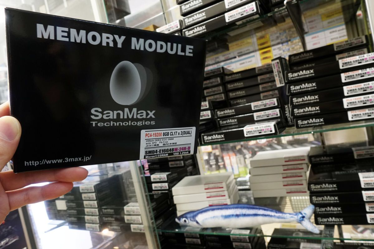 パソコンショップアーク Arkオススメの秋刀魚メモリこと Sanmax メモリー各種販売中です 国内メーカーで高品質 メーカー5年保証に加えて30日間の相性保証もついているので安心です ノート用からサーバー用と幅広く Ddr2から最新のddr4世代までライン