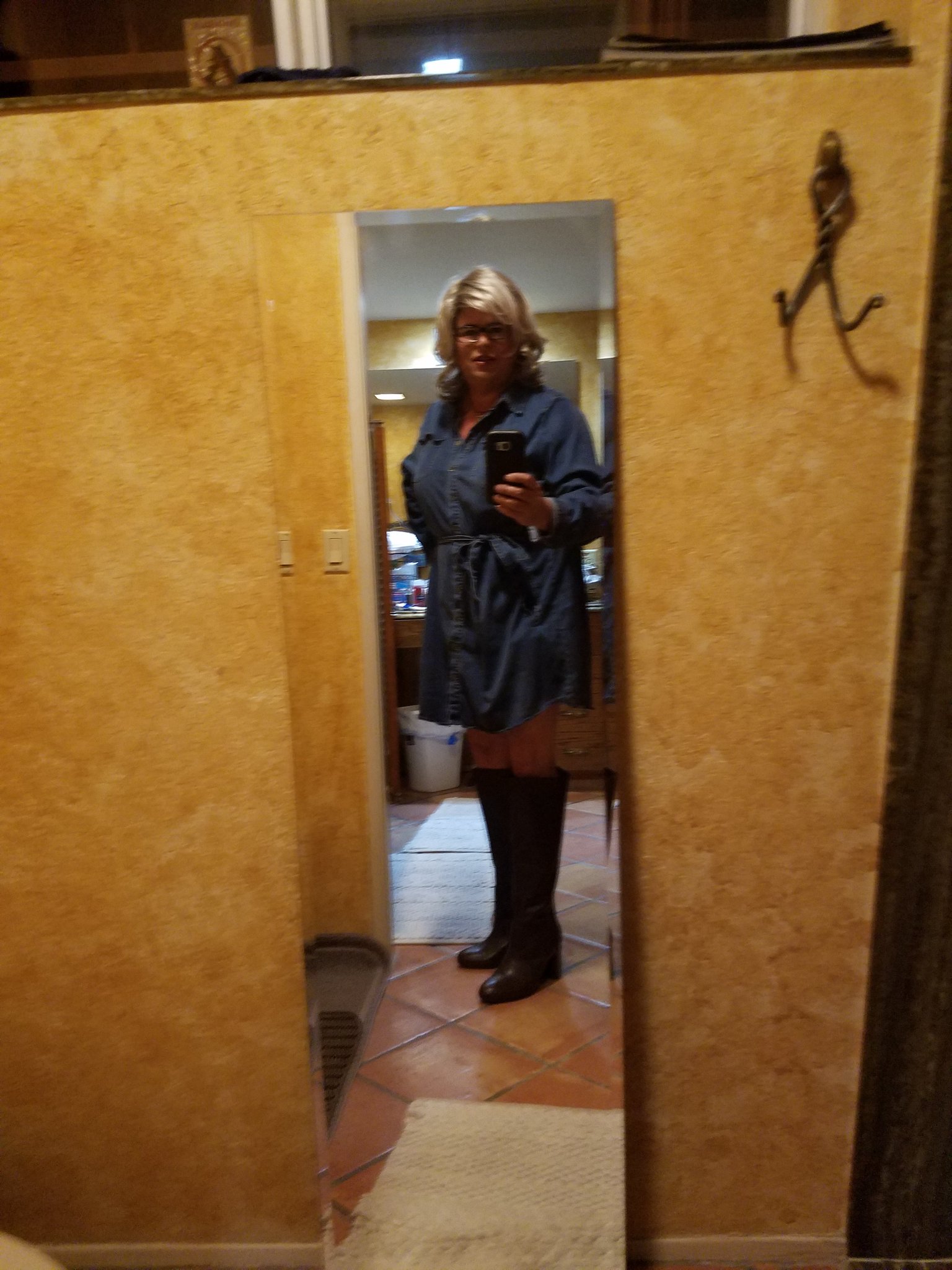 1 pic. Ready for the night #bringiton https://t.co/iZZWHHFa3P