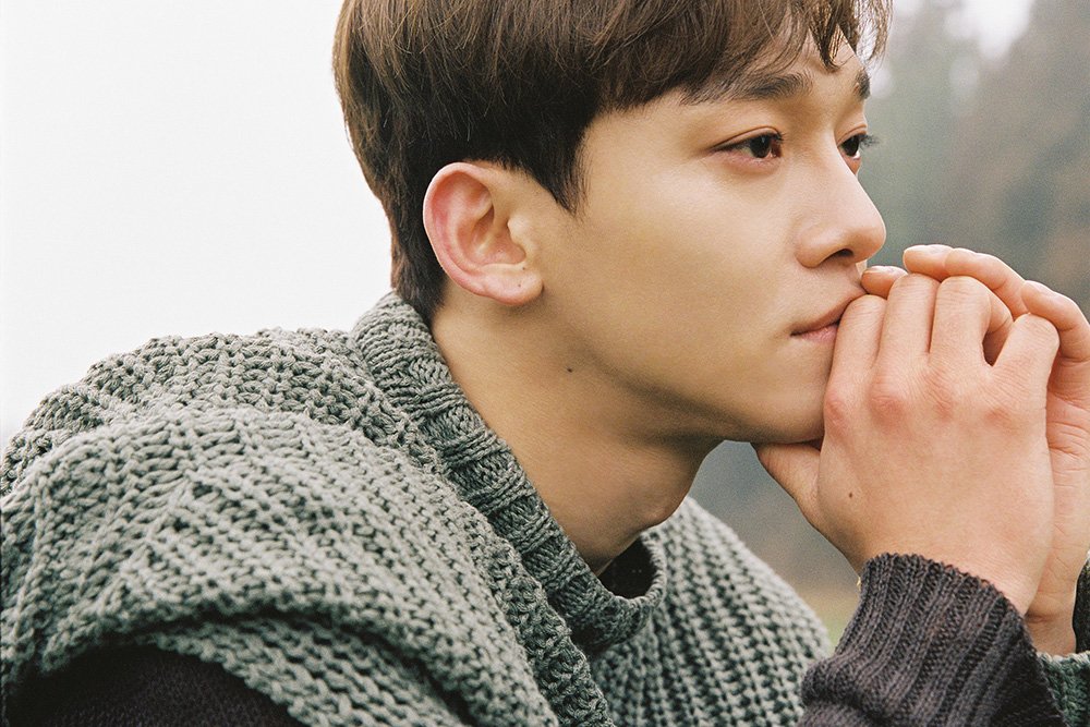 allkpop's tweet photo. Chen tops iTunes charts in 32 different countries with his solo release
https://t.co/agIQOuSH5p https://t.co/mN18UVB65H
