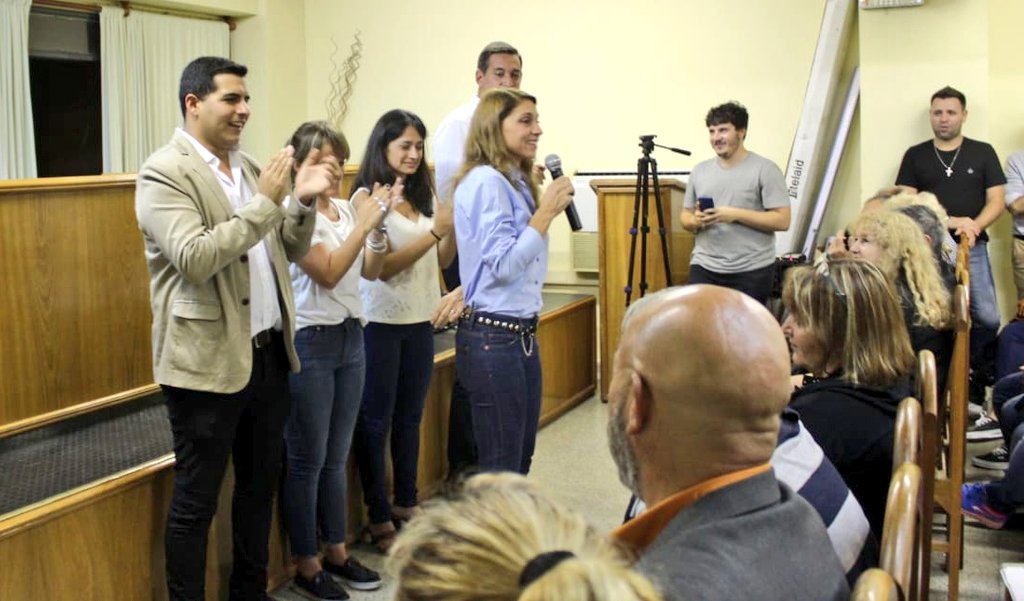 MartinAraoz's tweet photo. Hermosa reunion de @FundPensandoCba junto @miguelsiciliano @tori_flores y el gran equipo de la ciudad. Calentamos los motores para que @JSchiaretti Gobernador @MartinLlaryora Intendente el 12 de mayo #HacemosPorCórdoba #CbaGana https://t.co/UOC0Ph0zBT