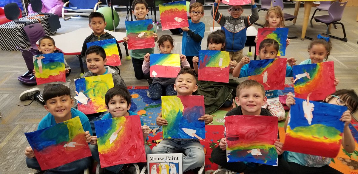 primaryblocks's tweet photo. @PVEPioneers
Our own painting event!First and Kinder exploring primary and secondary colors with "Mouse Paint" by Ellen Stoll Walsh #Student choice #Mouse Paint https://t.co/UpCERF4bm4