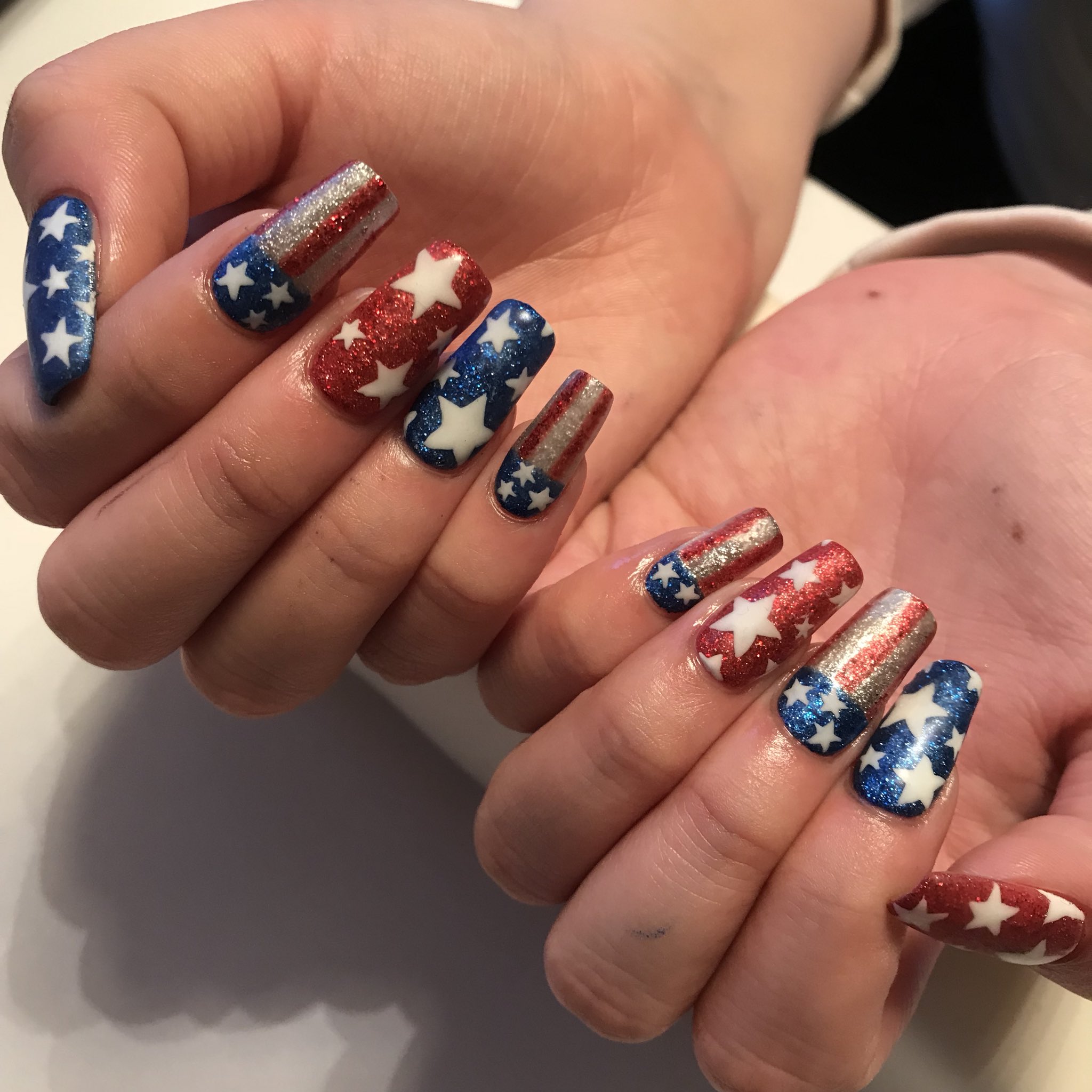 R Nail アメリカンネイル スクエアネイル 派手ネイル アートネイル アメリカ 星ネイル マットネイル ラメネイル T Co Ji6robya9u Twitter