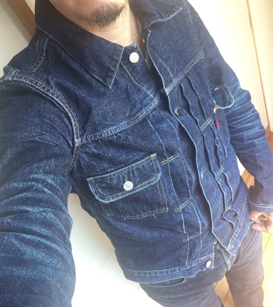 b124rocks's tweet photo. 晴天ではございますが寒い😨
春からはシャツを着て仕事する予定だったけど、まだまだジージャン着て仕事します。
#tcb50sjk #sd107 のセットアップです。 https://t.co/nyxWTEXbNb