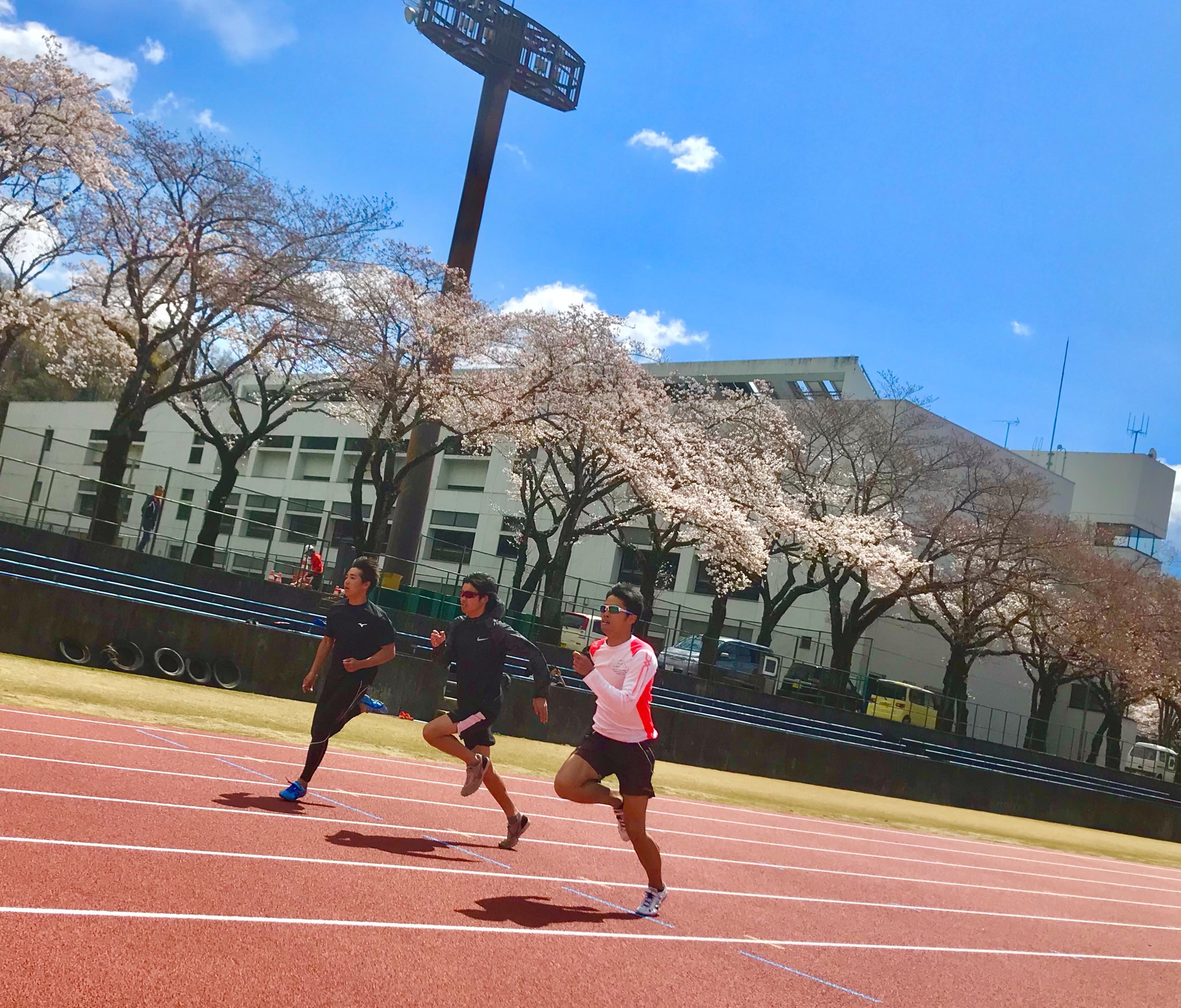 法政大学陸上部 ユニフォーム 繋ぎ