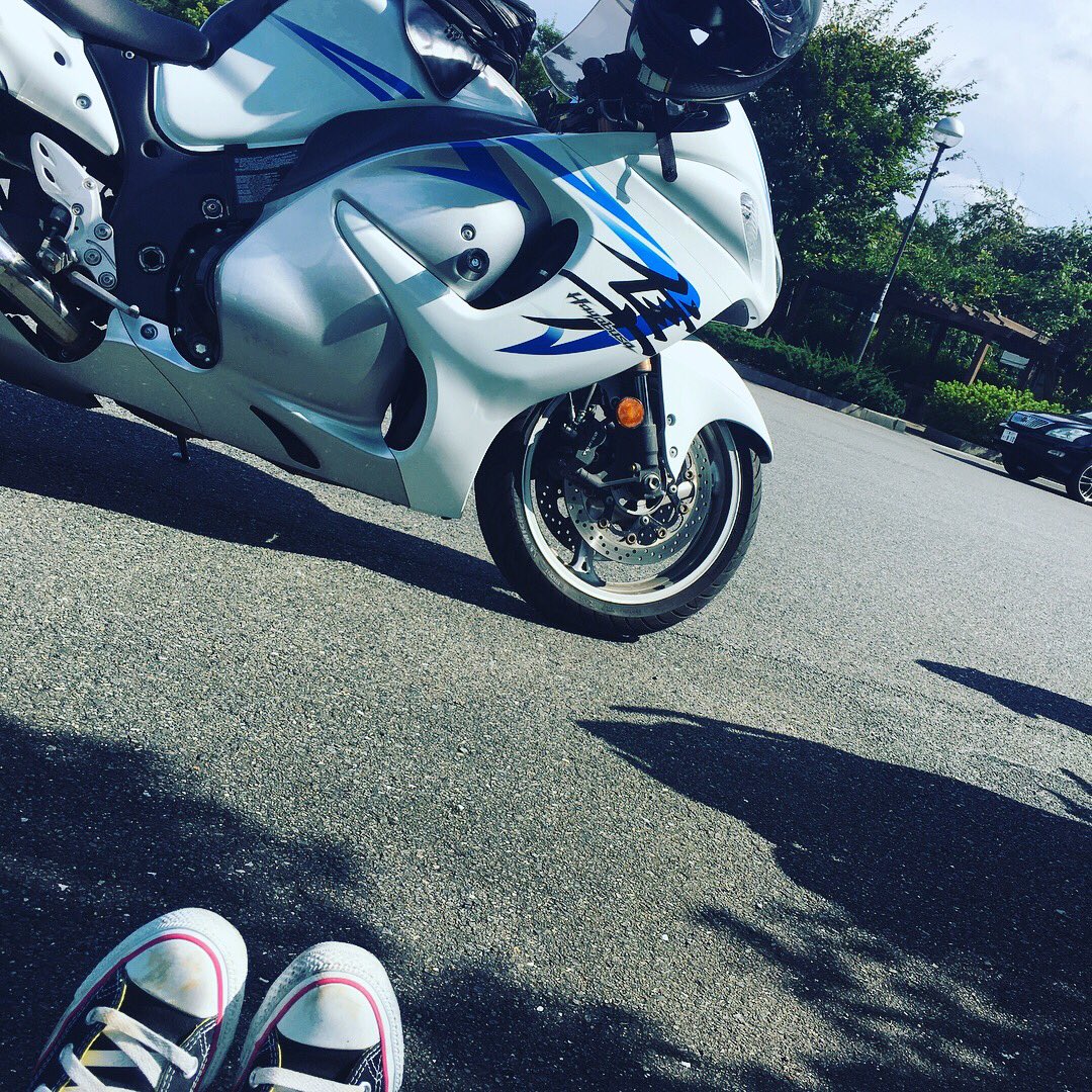 CPN_chan's tweet photo. 名前：ぺちゃん
年齢：21歳
住み：愛知
身長：150
車種：Ninja250R／ｺﾍﾟﾝl880k ﾀﾏﾆ隼
足付：両足ぷらぷらして走れます
好き：峠！
嫌い：23号·····
一言：進級したので自己紹介もリューアル🥳
#バイク女子 
#ミッションに取り憑かれている 
 #バイク乗りとして軽く自己紹介 https://t.co/1Bs30bqYDf