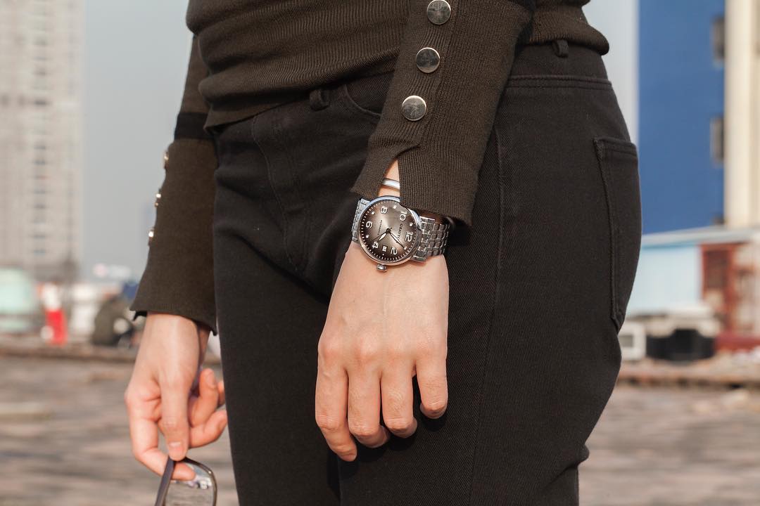 Grayton_Watches's tweet photo. Start your week right! Remember that you are unstoppable, invincible, and powerful always with this Grayton Automatic Watch Grey Color Radiance Dial & Stainless Steel Bracelet.
#GraytonWatches #Graytonlife #Grayton #Automaticwatches https://t.co/GWZ4YtTiWc